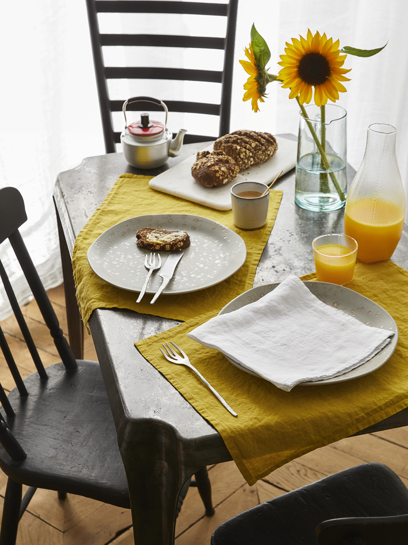 Merci Paris — Petit déjeuner tournesol — Merci Paris, stylisme Léonie Escolivet