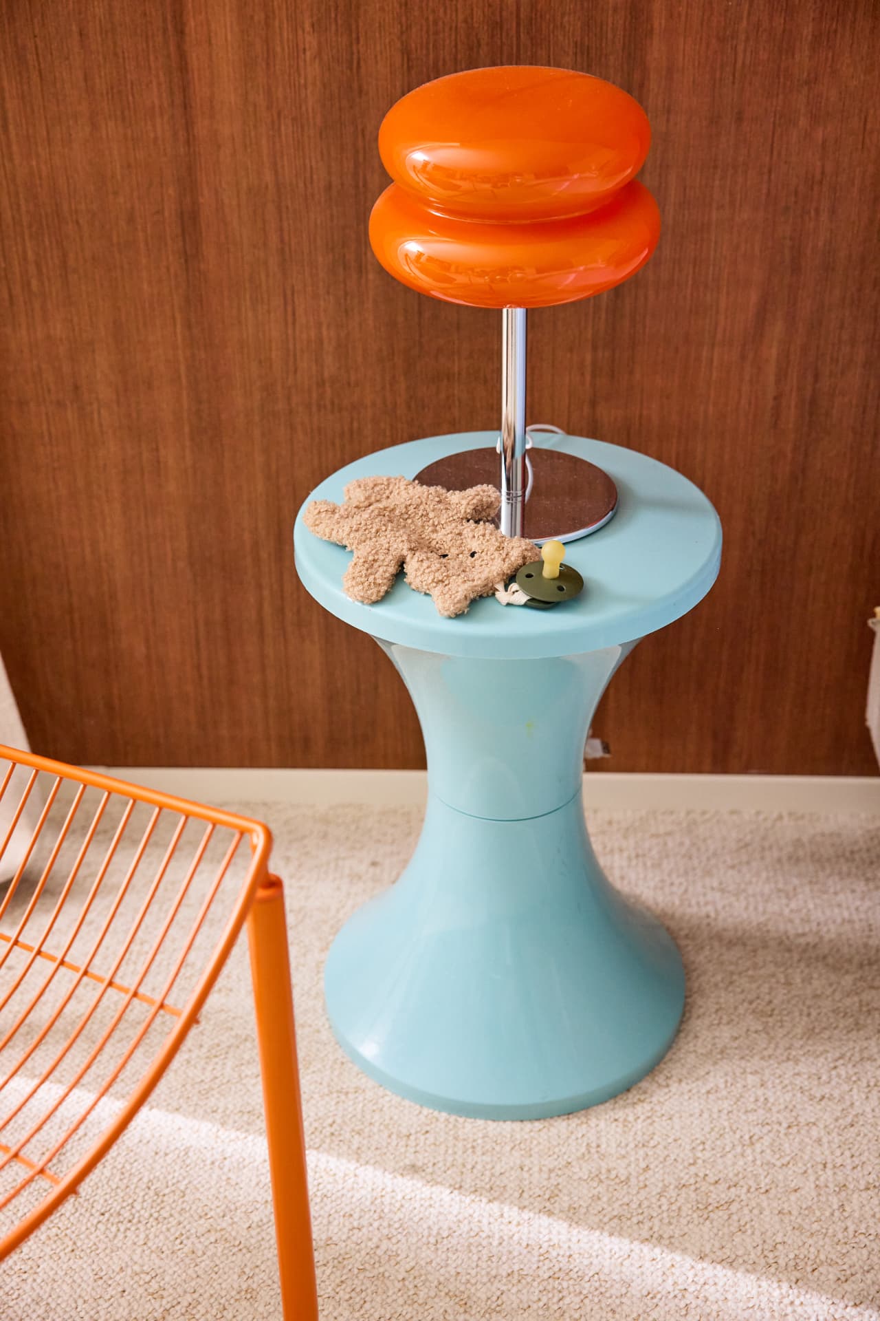 Composition tabouret — Tape à l'œil, stylisme Léonie Escolivet