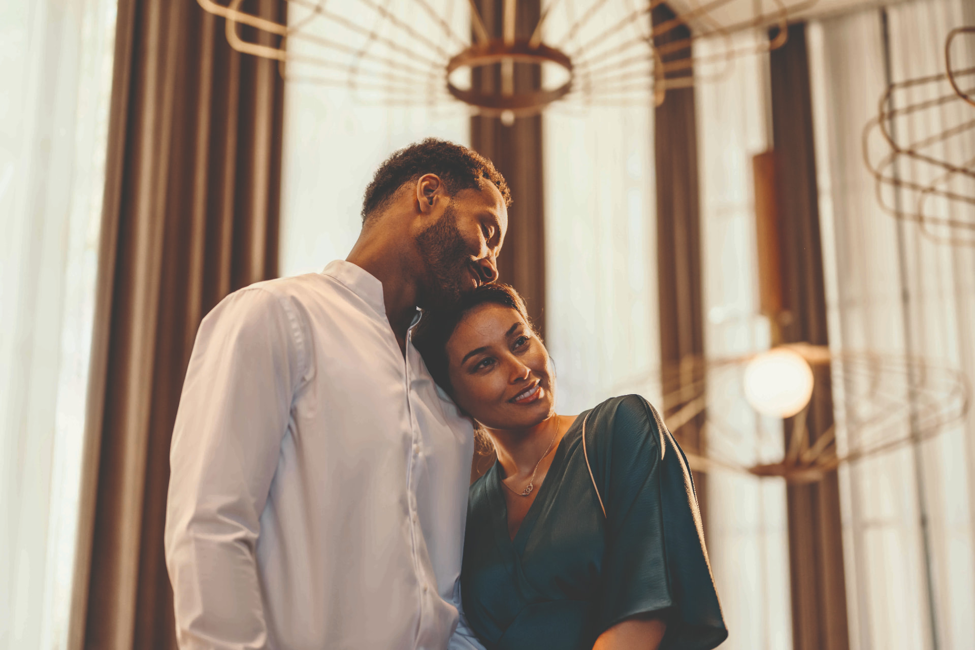 Sofitel — Couple au salon — Sofitel · photo Malte Jaeger, stylisme Léonie Escolivet