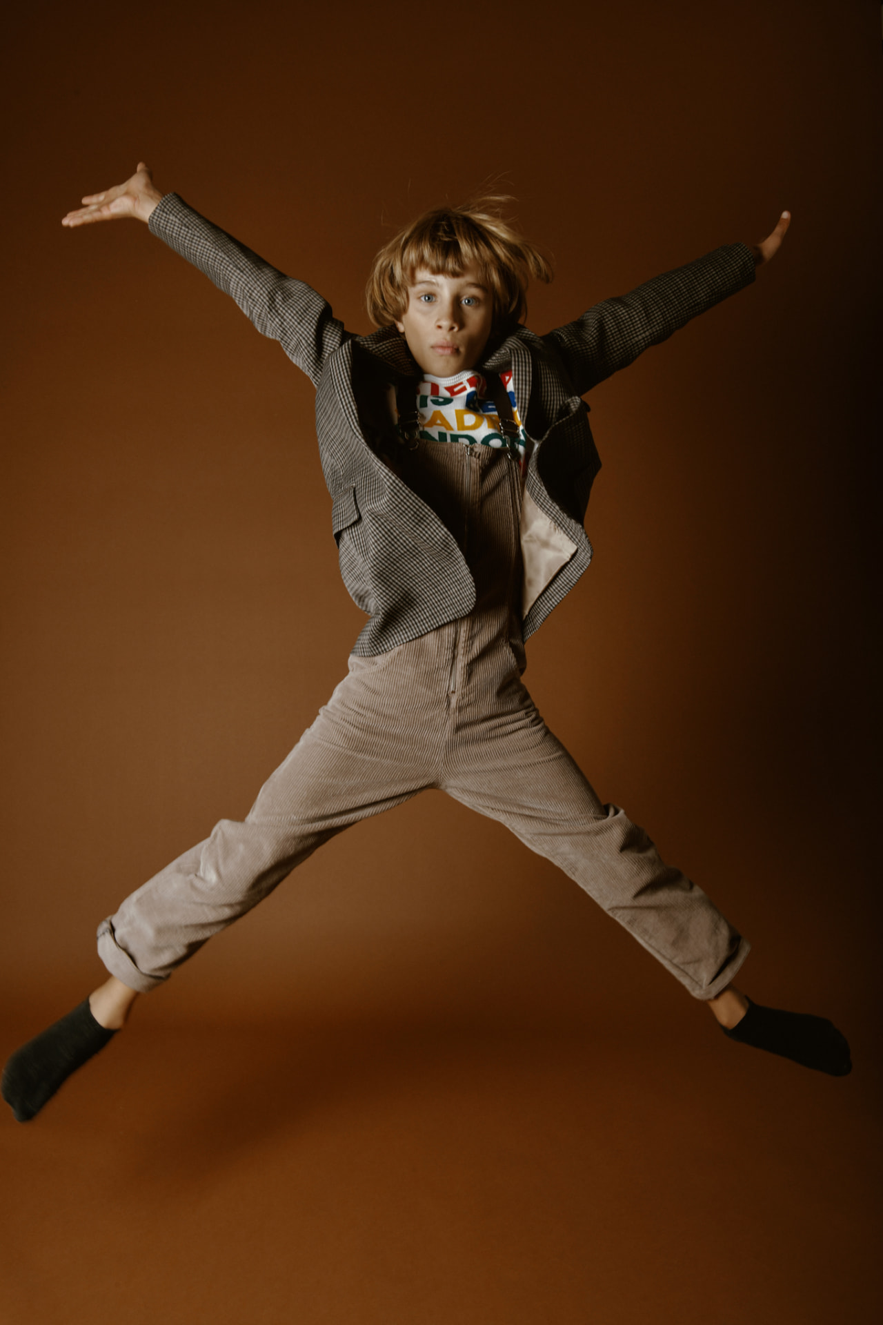 Bowie — saut — Doolittle Magazine — photo Simon Lefebvre, stylisme Léonie Escolivet
