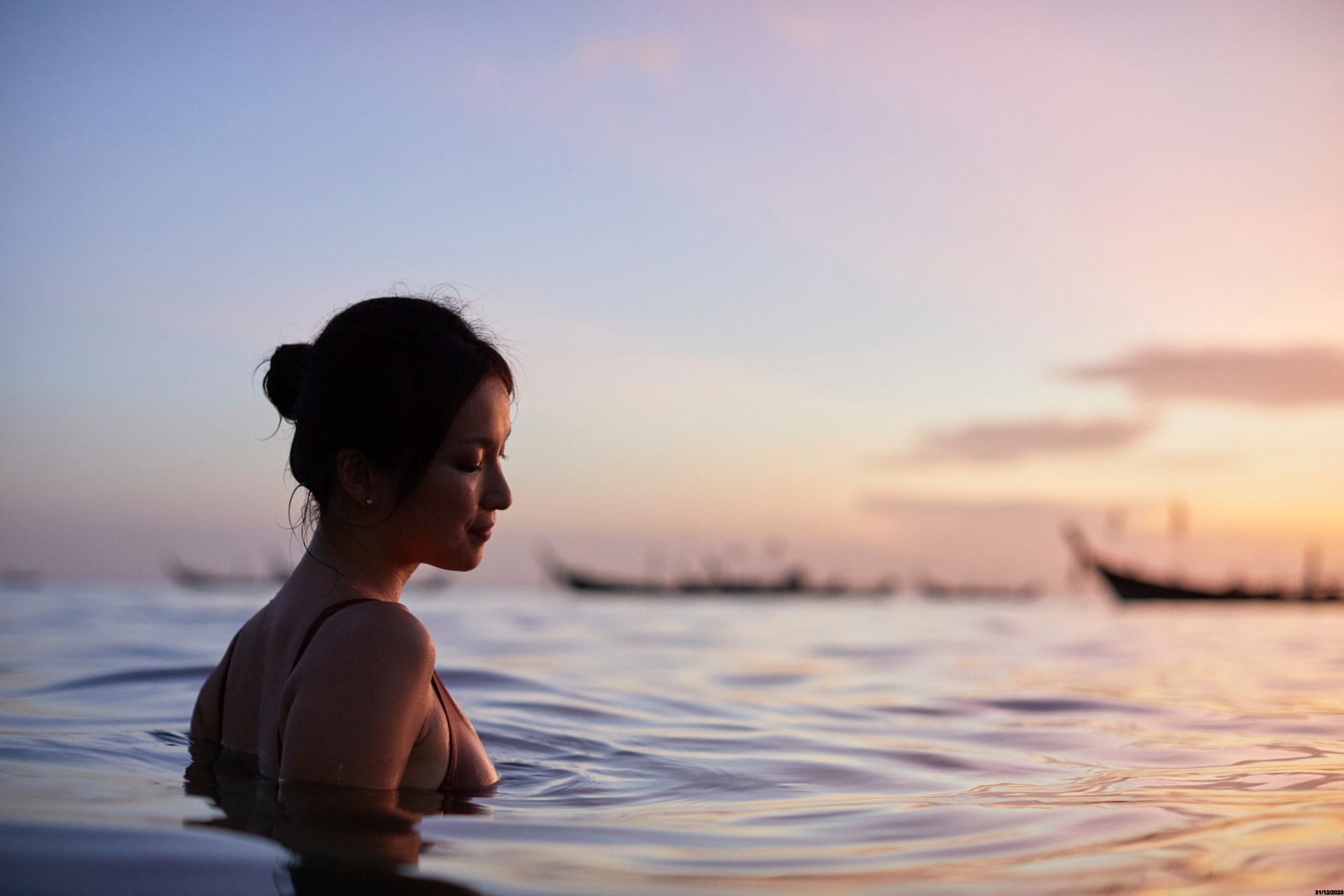 Club Med Phuket — Coucher de soleil sur la mer — Club Med Phuket, stylisme Léonie Escolivet