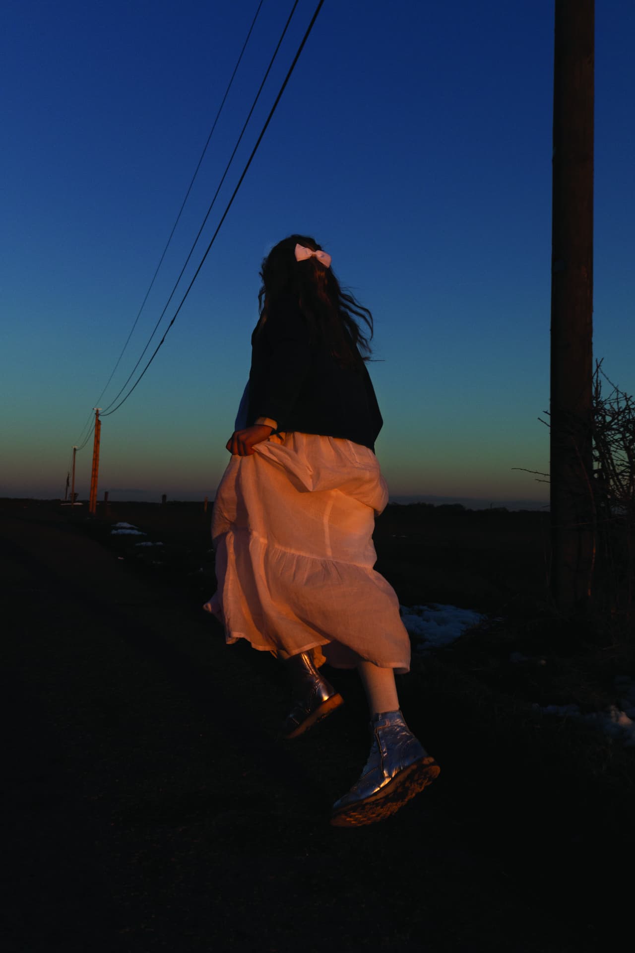 Doolittle — La peur, fuite au bord de la route — Doolittle Magazine — photo Simon Lefebvre, stylisme Léonie Escolivet