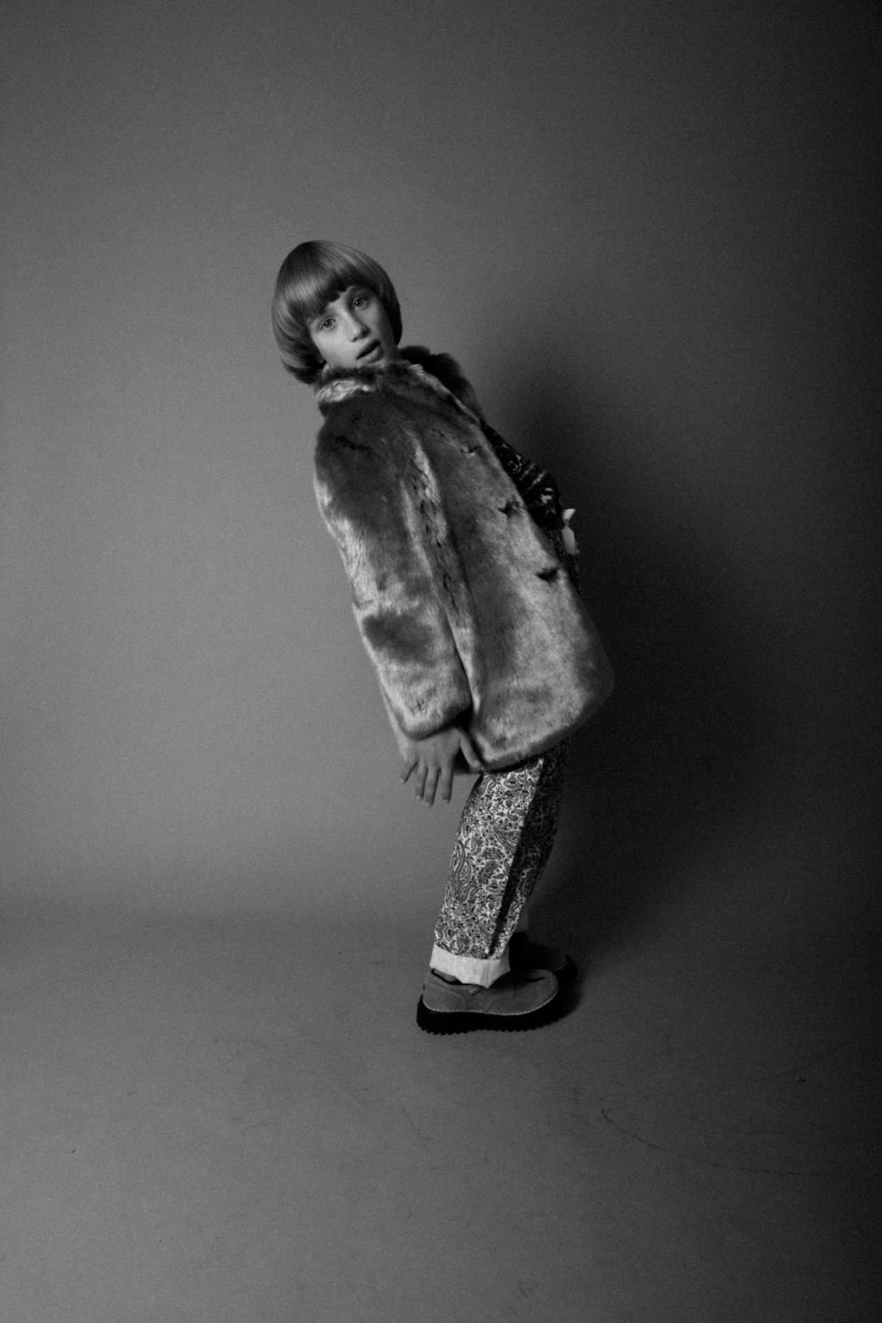 Bowie — manteau fourrure — Doolittle Magazine — photo Simon Lefebvre, stylisme Léonie Escolivet